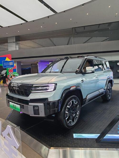 惠州330比亚迪方程豹硬派越野的爆款，英菲尼迪35周年与你共成长